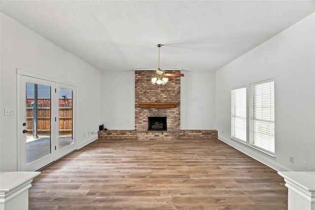 1205 Shannon Lane, Bedford, TX 76022