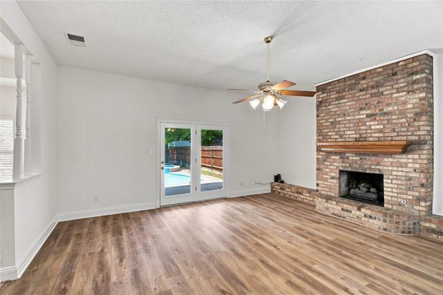 1205 Shannon Lane, Bedford, TX 76022