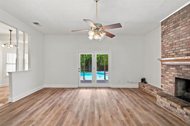 1205 Shannon Lane, Bedford, TX 76022