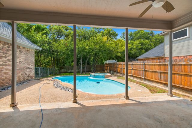 1205 Shannon Lane, Bedford, TX 76022