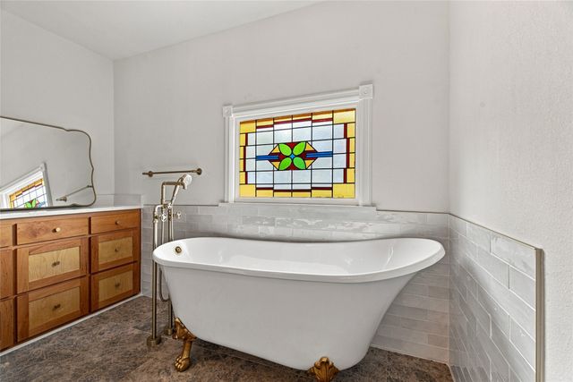 1205 Shannon Lane, Bedford, TX 76022