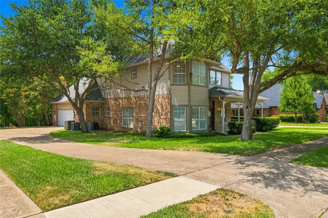 1205 Shannon Lane, Bedford, TX 76022