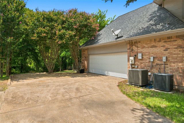 1205 Shannon Lane, Bedford, TX 76022