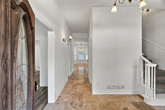1205 Shannon Lane, Bedford, TX 76022