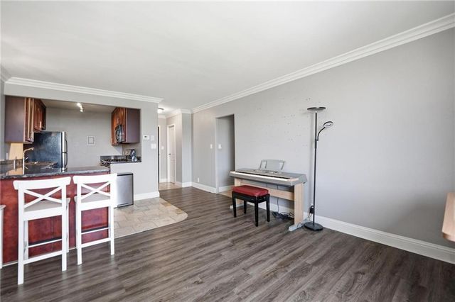700 E 8th Street 14N, Kansas City, MO 64106