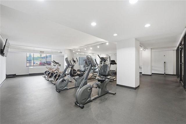 700 E 8th Street 14N, Kansas City, MO 64106