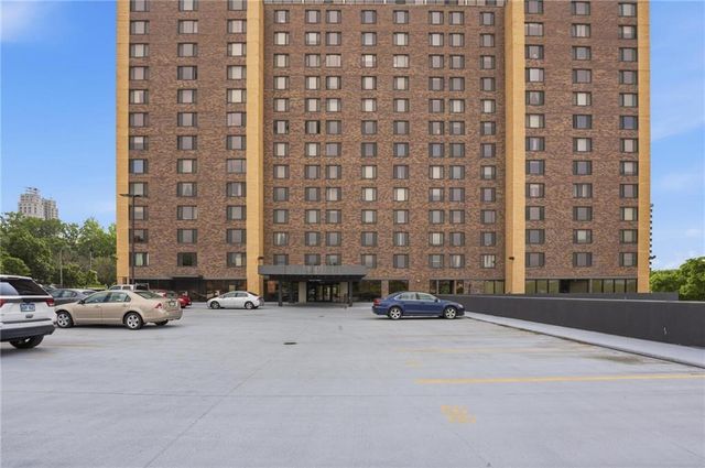 700 E 8th Street 14N, Kansas City, MO 64106