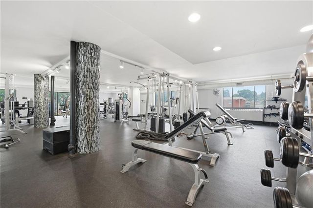 700 E 8th Street 14N, Kansas City, MO 64106