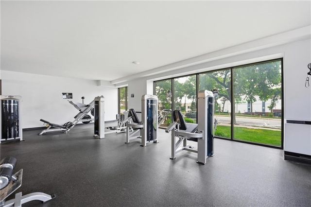 700 E 8th Street 14N, Kansas City, MO 64106