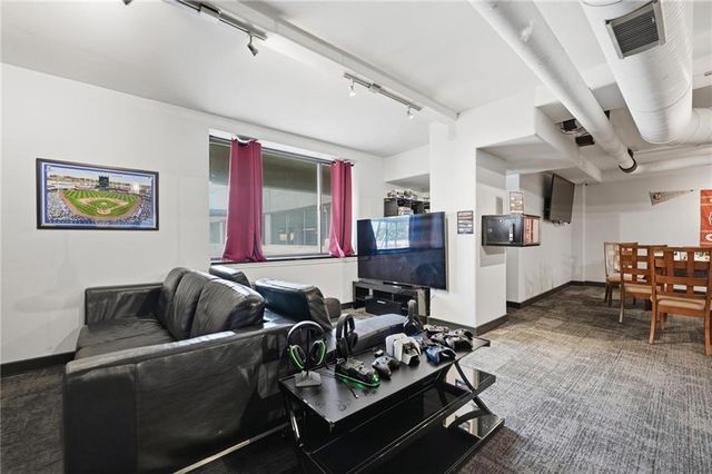 700 E 8th Street 14N, Kansas City, MO 64106