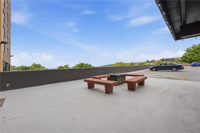 700 E 8th Street 14N, Kansas City, MO 64106