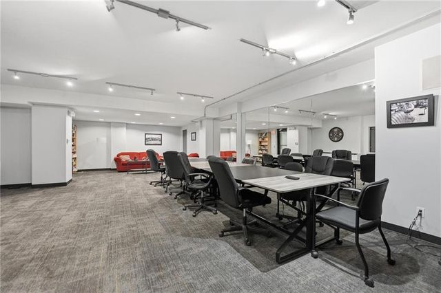 700 E 8th Street 14N, Kansas City, MO 64106