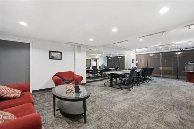 700 E 8th Street 14N, Kansas City, MO 64106