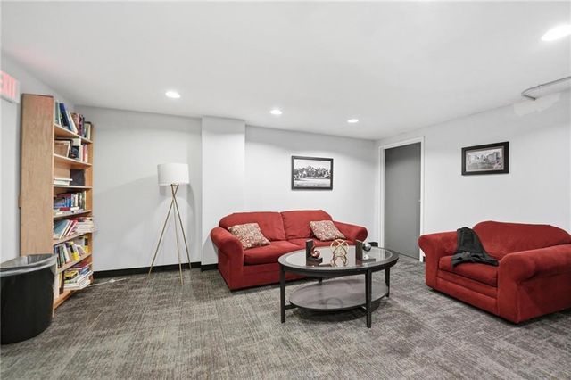 700 E 8th Street 14N, Kansas City, MO 64106