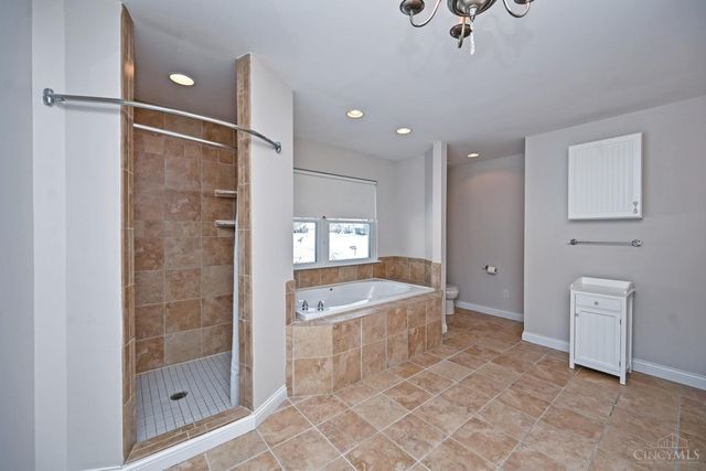 1081 Sedgefield Court, Hamilton Twp, OH 45039