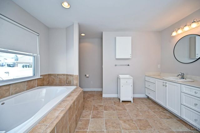 1081 Sedgefield Court, Hamilton Twp, OH 45039