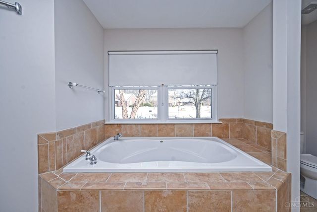 1081 Sedgefield Court, Hamilton Twp, OH 45039