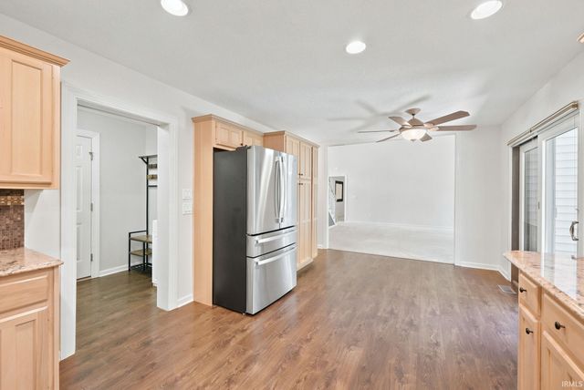 1103 Falcon Creek Parkway, Fort Wayne, IN 46845