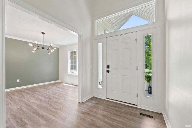 1103 Falcon Creek Parkway, Fort Wayne, IN 46845