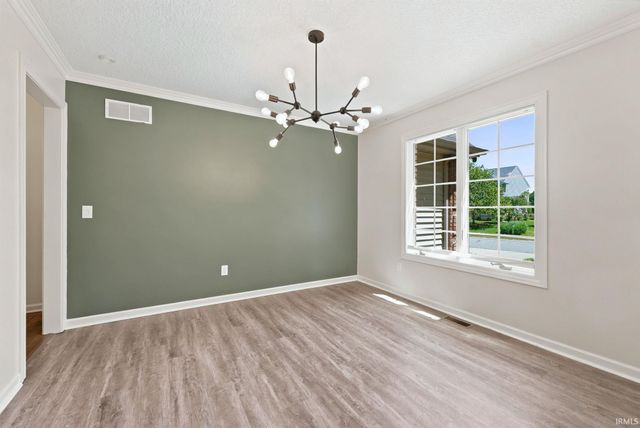 1103 Falcon Creek Parkway, Fort Wayne, IN 46845