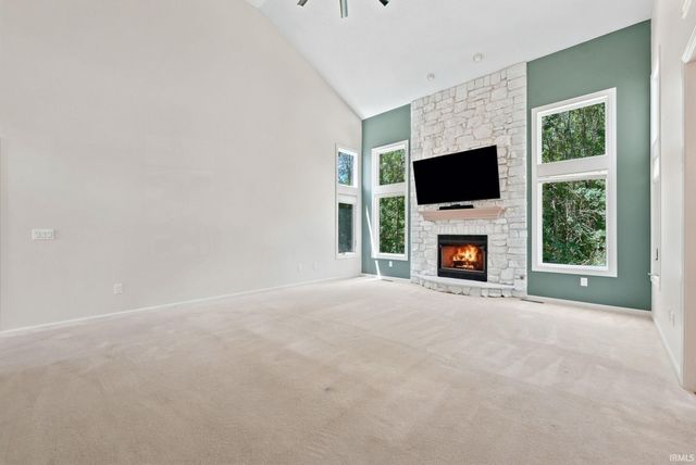 1103 Falcon Creek Parkway, Fort Wayne, IN 46845