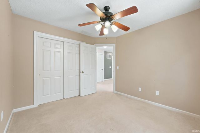 1103 Falcon Creek Parkway, Fort Wayne, IN 46845