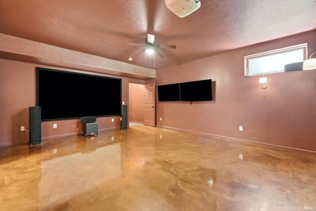 1103 Falcon Creek Parkway, Fort Wayne, IN 46845