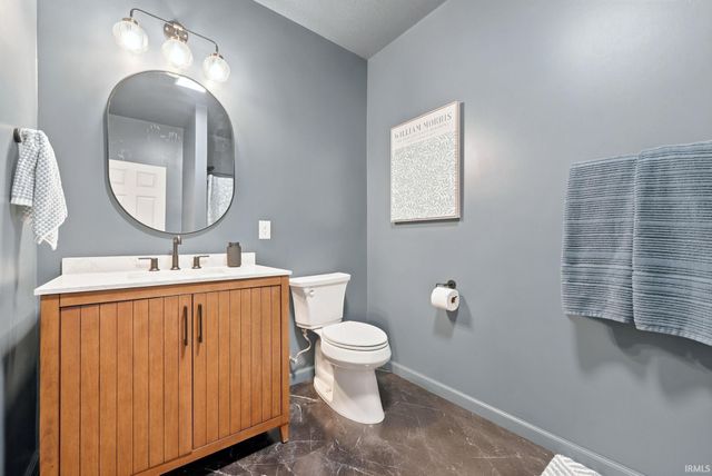 1103 Falcon Creek Parkway, Fort Wayne, IN 46845