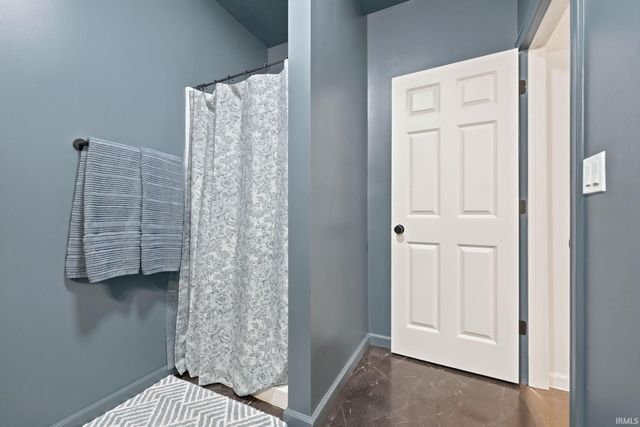 1103 Falcon Creek Parkway, Fort Wayne, IN 46845