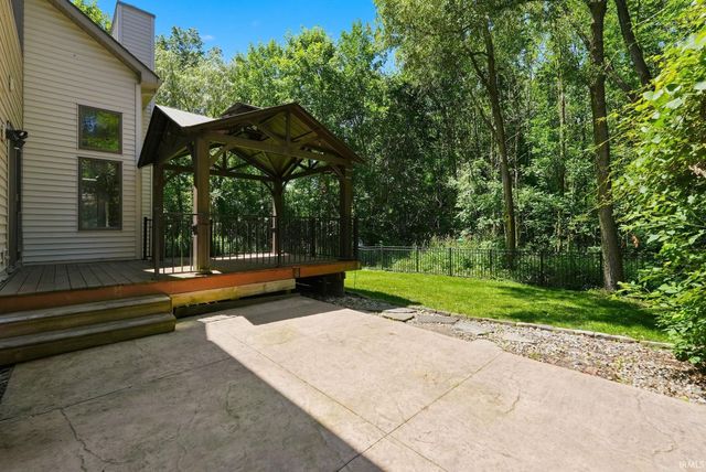 1103 Falcon Creek Parkway, Fort Wayne, IN 46845