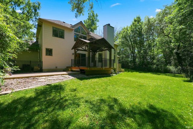 1103 Falcon Creek Parkway, Fort Wayne, IN 46845