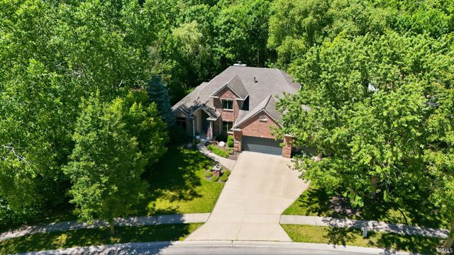 1103 Falcon Creek Parkway, Fort Wayne, IN 46845