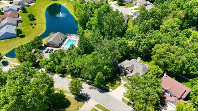 1103 Falcon Creek Parkway, Fort Wayne, IN 46845