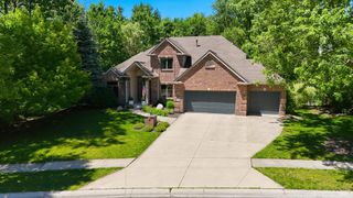 1103 Falcon Creek Parkway, Fort Wayne, IN 46845