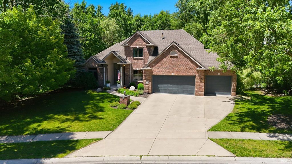 1103 Falcon Creek Parkway, Fort Wayne, IN 46845