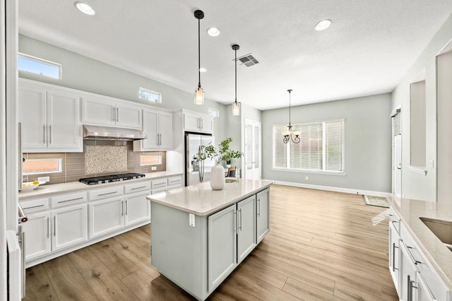 534 Sawka Dr, Auburn, CA 95603