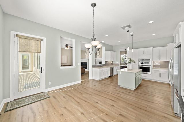 534 Sawka Dr, Auburn, CA 95603