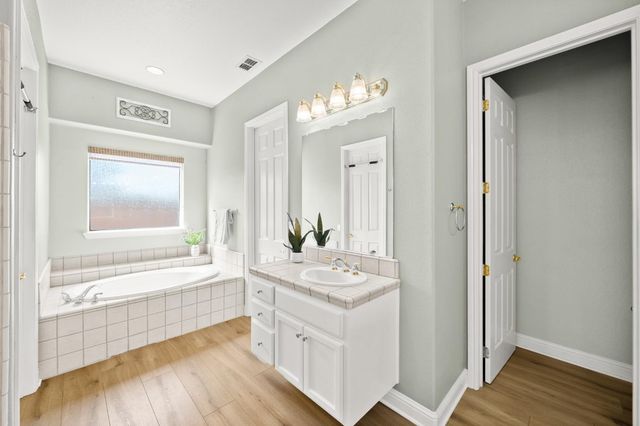 534 Sawka Dr, Auburn, CA 95603