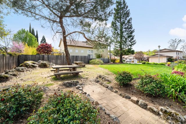 534 Sawka Dr, Auburn, CA 95603