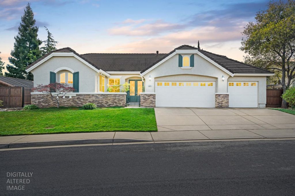 534 Sawka Dr, Auburn, CA 95603