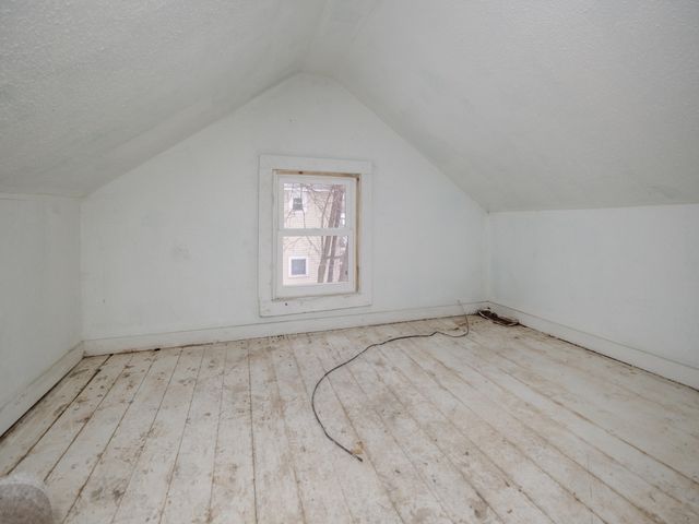 1404 N Edwards Street, Kalamazoo, MI 49007