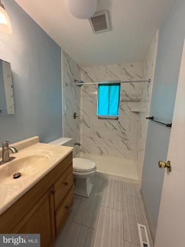 2011 BEECH LN, Bensalem, PA 19020