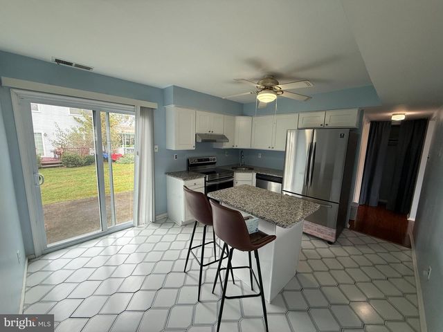 2011 BEECH LN, Bensalem, PA 19020