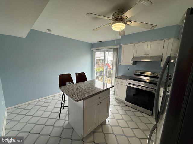 2011 BEECH LN, Bensalem, PA 19020