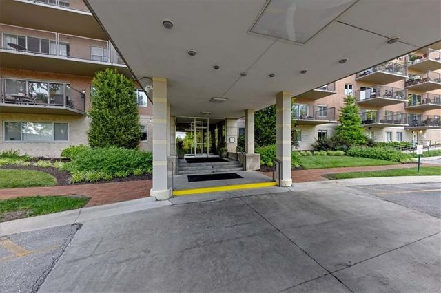 4550 Warwick Boulevard 213, Kansas City, MO 64111