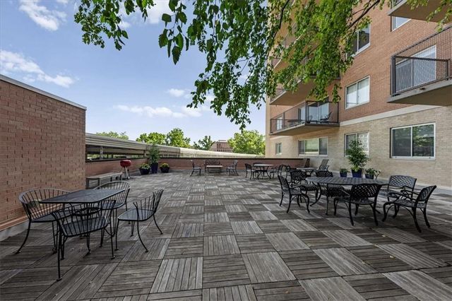 4550 Warwick Boulevard 213, Kansas City, MO 64111