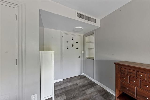4550 Warwick Boulevard 213, Kansas City, MO 64111
