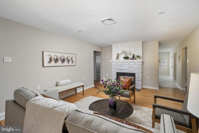 174 E HIGHLAND AVE, Langhorne, PA 19047