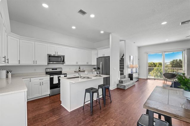 5730 BISCAYNE COURT 6, New Port Richey, FL 34652