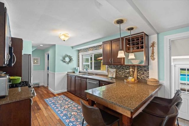 4 Van St, Worcester, MA 01602